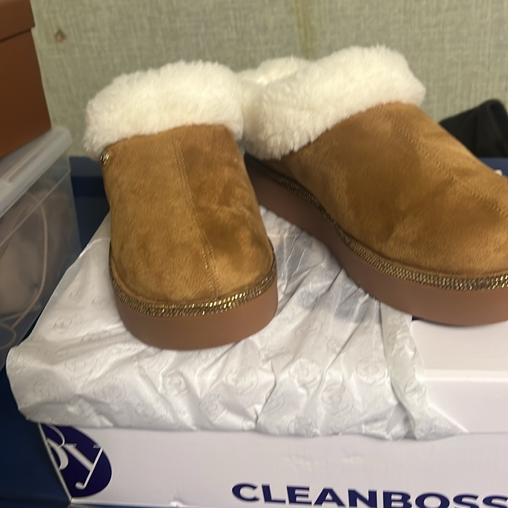 NIB - JOY CLEAN BOSS COMFORT SLIPPERS -SIZE 8 -SADDLE - Picture 6 of 11